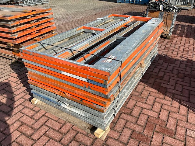 Bouwlift schuifpoort (13x) - afbeelding 1 van  5