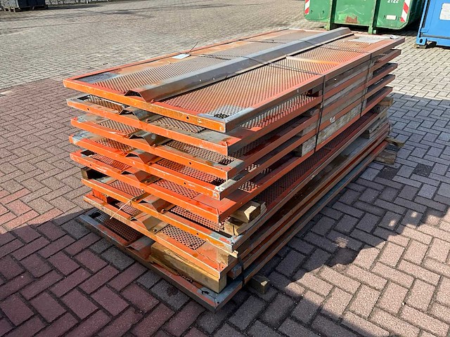 Bouwlift schuifpoort (8x) - afbeelding 1 van  2