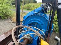 Bouwman tussen pompstation - afbeelding 6 van  22