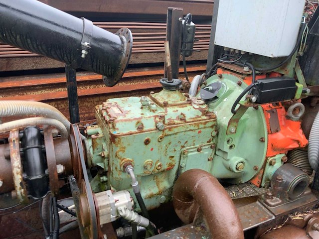 Bouwman tussen pompstation - afbeelding 14 van  22