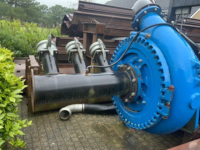 Bouwman tussen pompstation - afbeelding 12 van  22