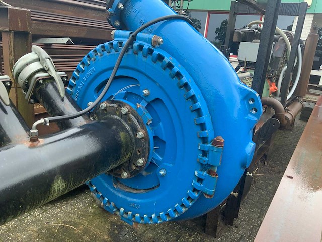Bouwman tussen pompstation - afbeelding 17 van  22