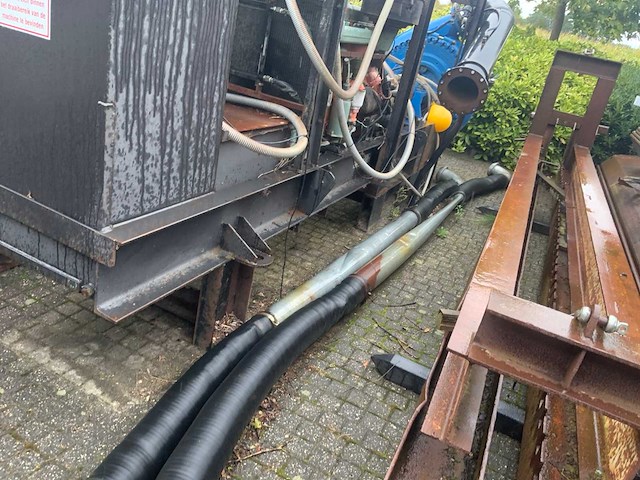 Bouwman tussen pompstation - afbeelding 22 van  22