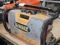 Bouwradio dewalt met accu - afbeelding 2 van  2