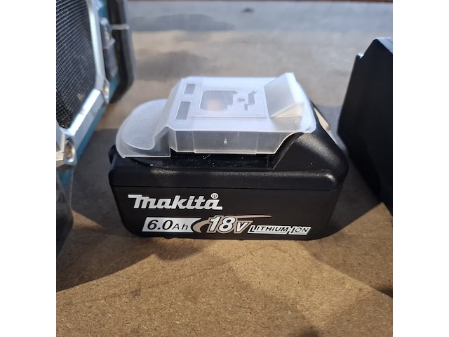 Bouwradio met 18v accu en oplader, o.a. makita, dmr 108, 2021 - afbeelding 3 van  12