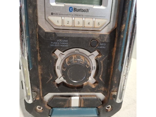 Bouwradio met 18v accu en oplader, o.a. makita, dmr 108, 2021 - afbeelding 7 van  12