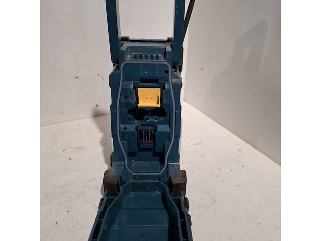Bouwradio met 18v accu en oplader, o.a. makita, dmr 108, 2021 - afbeelding 12 van  12