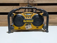 Bouwradio met ingebouwde acculader, dewalt, dc011-gb/qw - afbeelding 2 van  5
