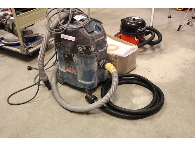 Bouwstofzuiger makita 446l - afbeelding 1 van  3