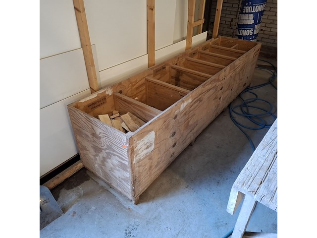 Bouwwerkbank en bak met resthout - afbeelding 6 van  10