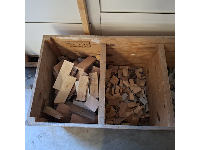 Bouwwerkbank en bak met resthout - afbeelding 9 van  10