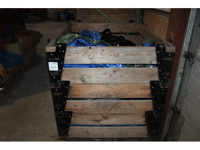 Bouwzeilen in krat. - afbeelding 1 van  2