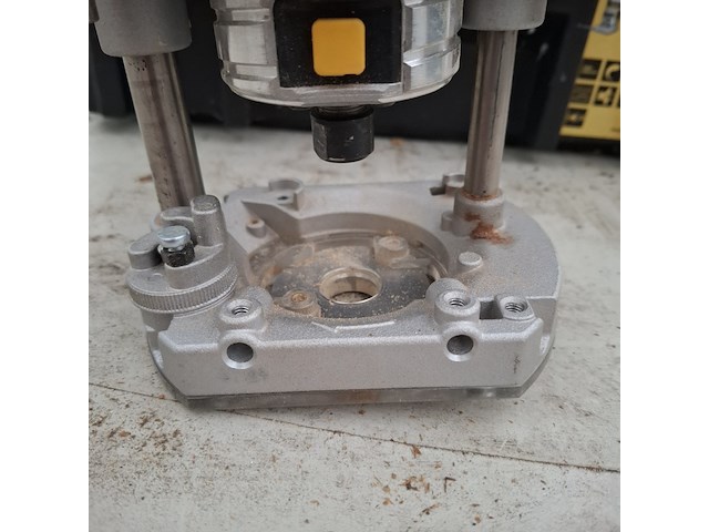 Bovenfrees, dewalt, dcw600 - afbeelding 16 van  18