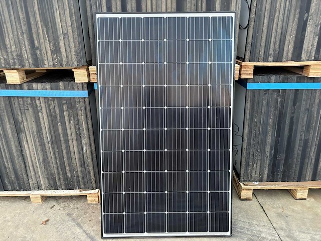 Boviet - gebruikt (310 wp) zonnepaneel (200x) - afbeelding 2 van  3