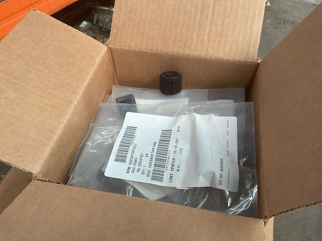 Box with hook fastener tape (4x) - afbeelding 3 van  5