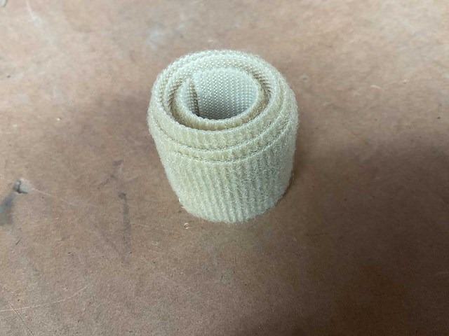 Box with pile fastener tape (2x) - afbeelding 1 van  1