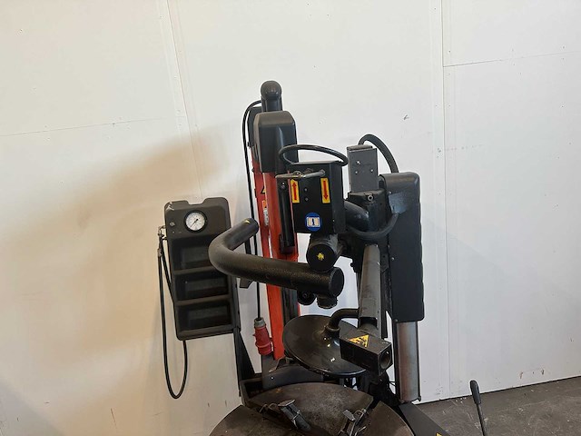 Boxer - 2007 - super lx - banden de-en montageapparaat - afbeelding 5 van  8