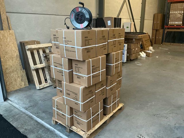 Boxer bx 754 verlengkabelhaspels en -snoer (48x) - afbeelding 1 van  3