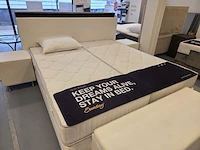 Boxpring 180x200 met matrassen en nachtkasten, sleep & dream