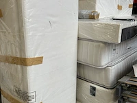 Boxpring 180x200 met matrassen en nachtkasten, sleep & dream - afbeelding 9 van  9