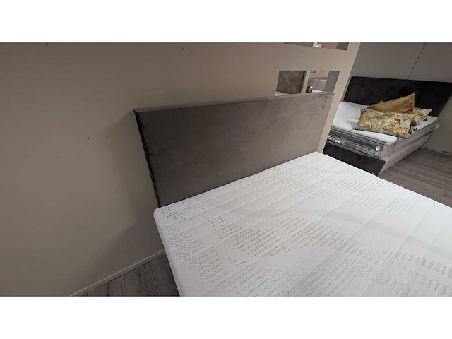 Boxspring – 160x200 cm – taupe – inclusief topper – pocketvering – cooltouch matrassen - afbeelding 3 van  5