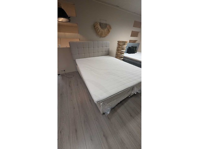 Boxspring – 160x210 cm – beige – inclusief topper – pocketvering – cooltouch matrassen - afbeelding 1 van  2