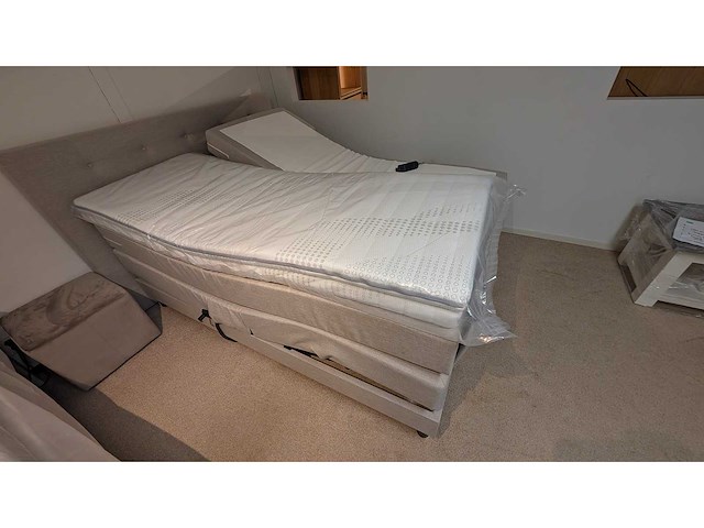 Boxspring elektrisch, dubbele motor - 180x200 cm – beige – inclusief topper – pocketvering – cooltouch matrassen - afbeelding 7 van  8