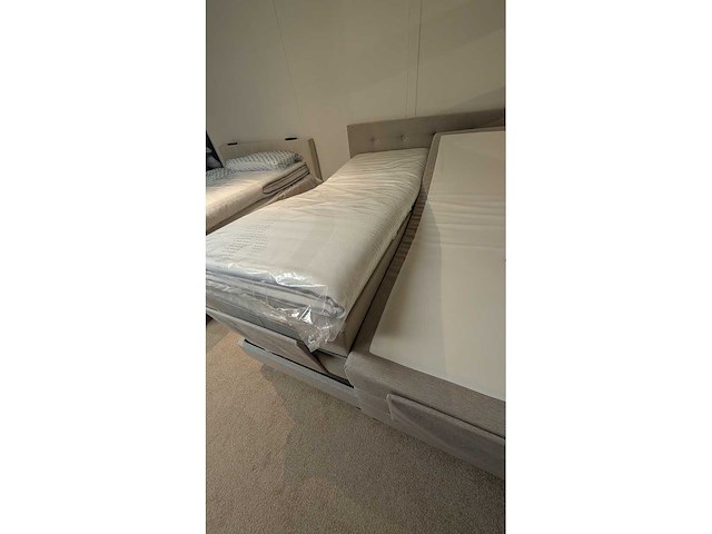 Boxspring elektrisch, dubbele motor - 180x200 cm – beige – inclusief topper – pocketvering – cooltouch matrassen - afbeelding 8 van  8