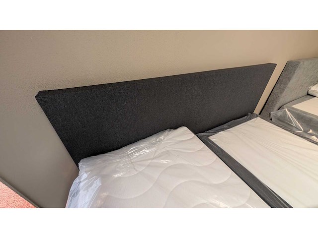 Boxspring emma – 140 x 200 cm – antraciet – inclusief topper – pocketvering – cooltouch matrassen + emma kussens - afbeelding 3 van  3