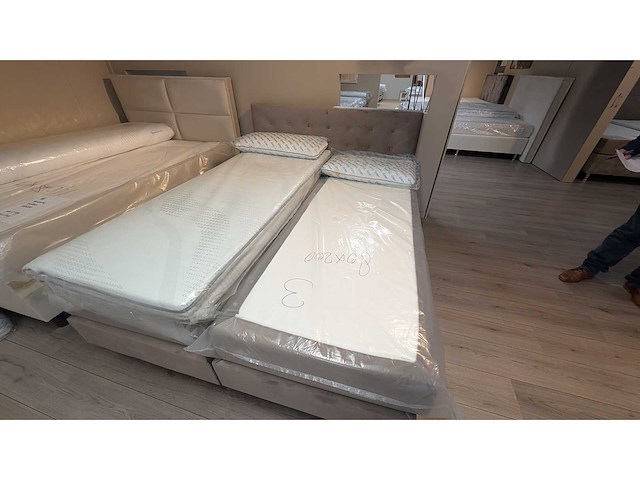 Boxspring emma– 160 x 200 cm – velvet grijs – inclusief topper – pocketvering – cooltouch matrassen + emma kussens - afbeelding 3 van  5