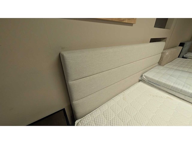 Boxspring erik kuster – 180 x 200 cm – beige – inclusief topper – pocketvering – cooltouch matrassen - afbeelding 4 van  6