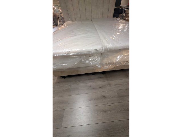 Boxspring erik kuster – 180x210 cm – beige – inclusief topper – pocketvering – cooltouch matrassen - afbeelding 2 van  5