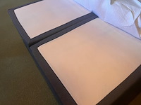 Boxspring twee persoons met topper, antraciet, 2020 - afbeelding 3 van  4