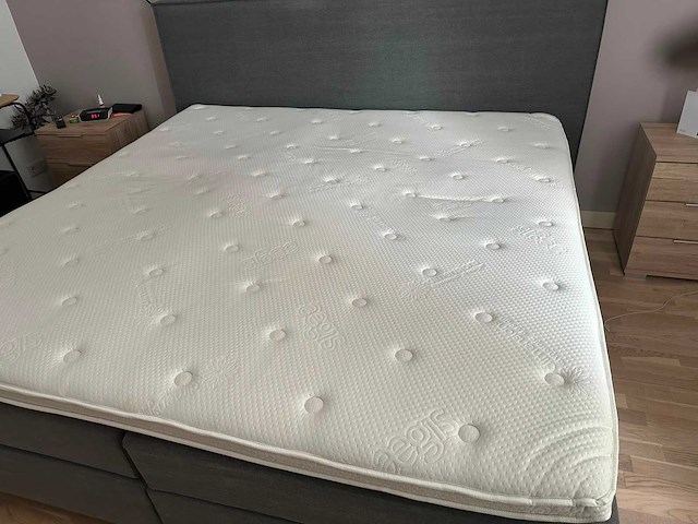 Boxspring - afbeelding 3 van  8