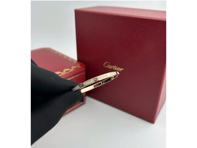 Bracelet diamond pavé cartier, love, 2025 - afbeelding 3 van  12