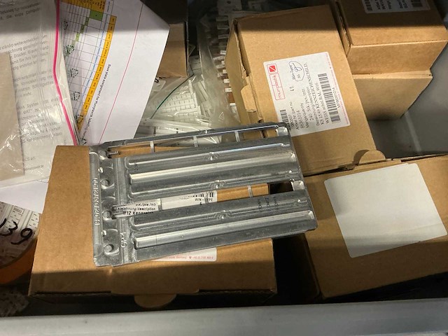 Brady acs plotter vp600 labelprinter voor kabels en slangen - afbeelding 11 van  21