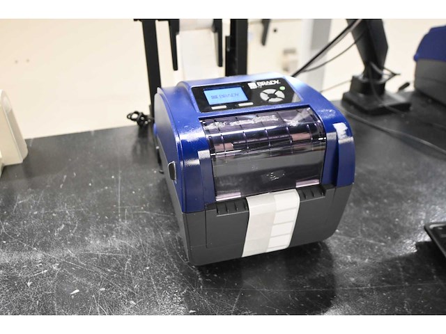 Brady bbp 12 barcode / label printer met solid oprolsysteem - afbeelding 2 van  5