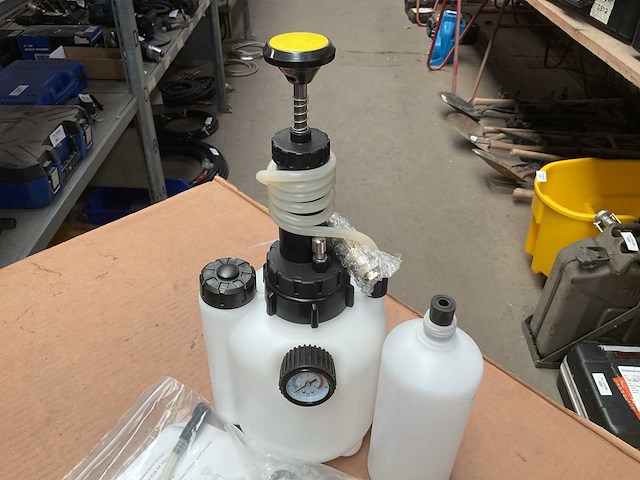 Brake bleeder - afbeelding 2 van  4