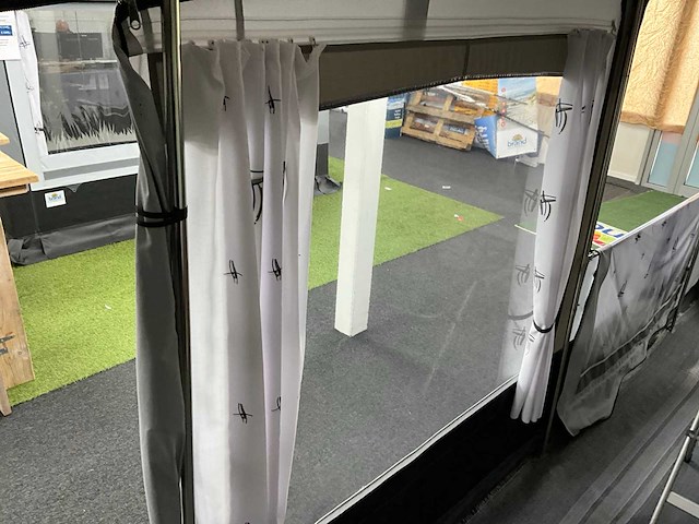 Brand lugano 280 special edition voortent (939-958 cm) - afbeelding 8 van  12