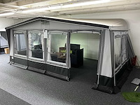 Brand palazzo 300 voortent (939-958 cm)