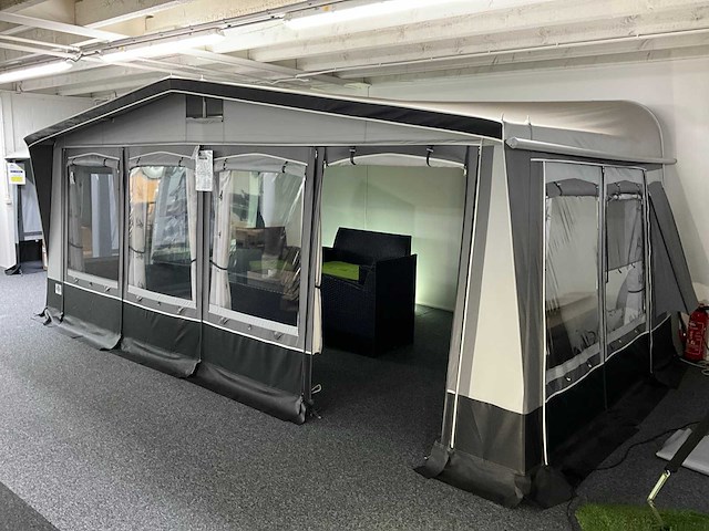 Brand palazzo 300 voortent (939-958 cm) - afbeelding 1 van  18