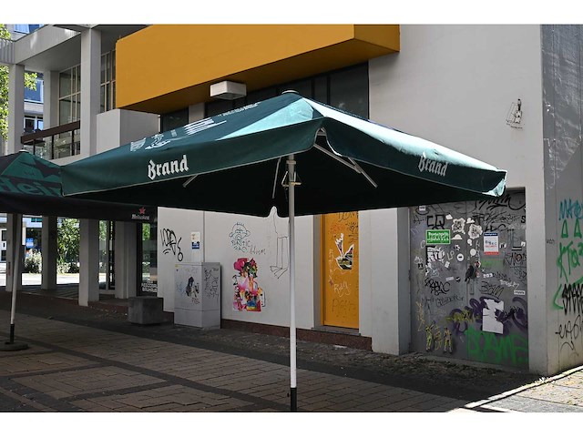 Brand parasol - afbeelding 1 van  7