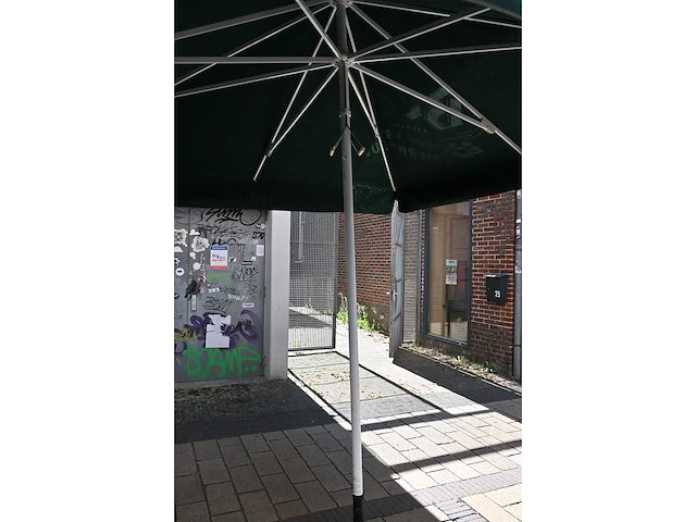 Brand parasol - afbeelding 4 van  7