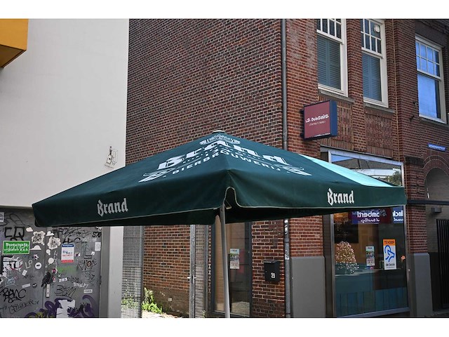 Brand parasol - afbeelding 7 van  7