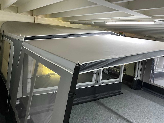 Brand voortent (939-958 cm) - afbeelding 13 van  19