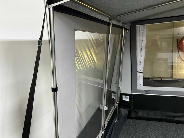 Brand voortent (939-958 cm) - afbeelding 15 van  19