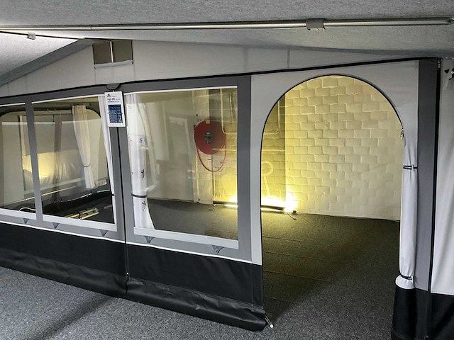 Brand voortent (939-958 cm) - afbeelding 4 van  19