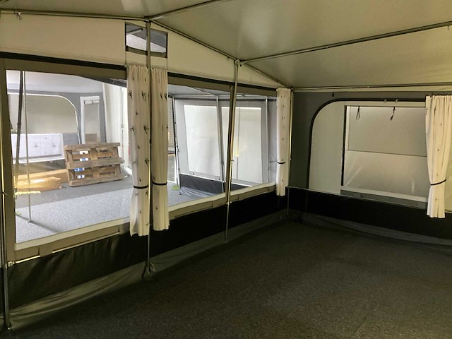 Brand voortent (939-958 cm) - afbeelding 6 van  19