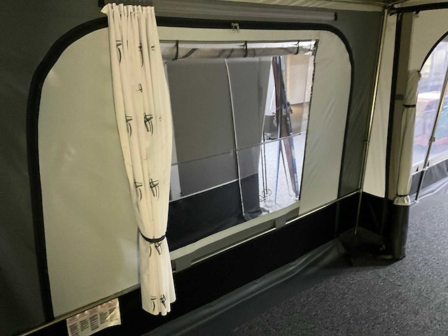 Brand voortent (939-958 cm) - afbeelding 7 van  19