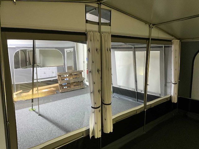 Brand voortent (939-958 cm) - afbeelding 9 van  19